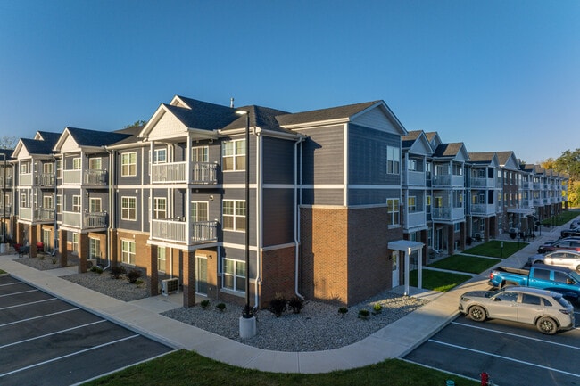 Fishers Run Senior Apartments in Fishers, IN - Foto de edificio - Building Photo
