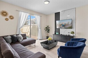 810 Pebble Beach Dr in Kissimmee, FL - Building Photo