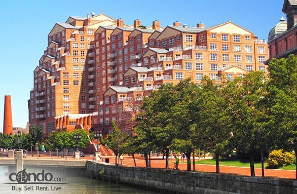 250 President St in Baltimore, MD - Building Photo