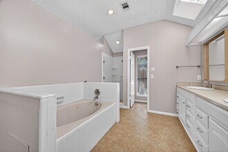 14115 Withersdale Dr in Houston, TX - Building Photo - Building Photo