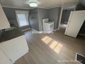 225 Center St in Old Town, ME - Building Photo - Building Photo