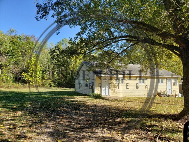2310 E Florence Ave in North Terre Haute, IN - Building Photo - Building Photo