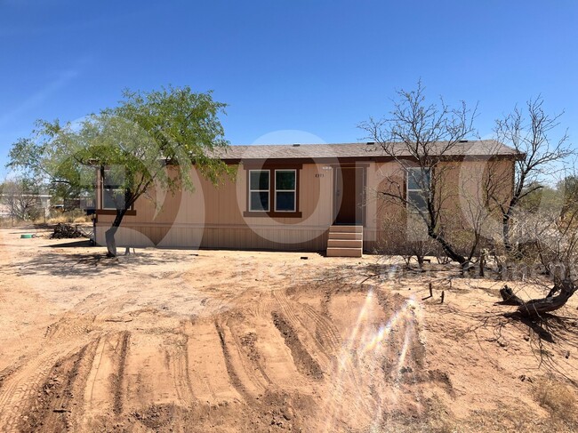 8393 S Marstellar Rd in Tucson, AZ - Building Photo - Building Photo