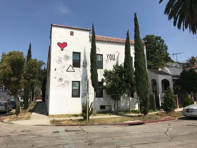 1102 Stone St in Los Angeles, CA - Building Photo - Building Photo