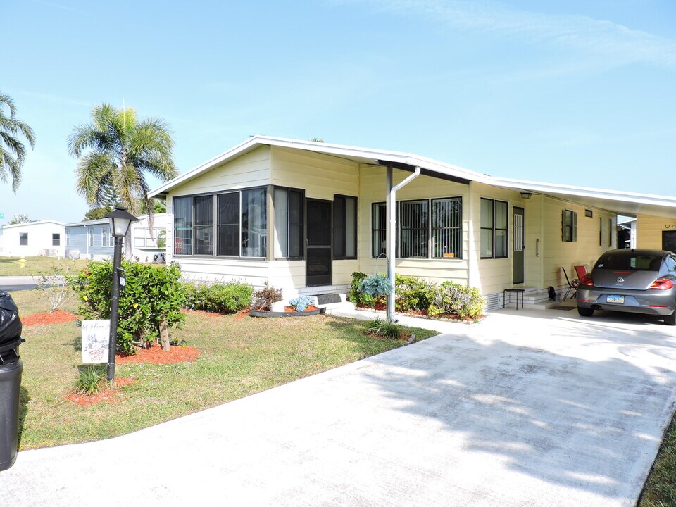 4669 SE Tallowood Terrace in Stuart, FL - Building Photo