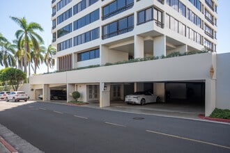 Regency At Kahala in Honolulu, HI - Building Photo - Building Photo