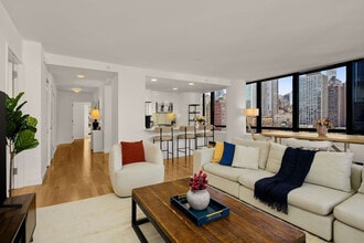 1113 York Ave in New York, NY - Building Photo - Building Photo