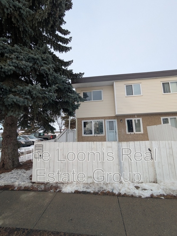 property at 16428-16109 109 St NW