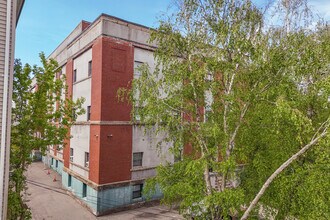 260 Fountain St in Fall River, MA - Building Photo - Building Photo