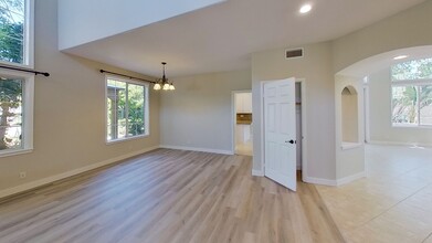 215 Oak View Ln in Santa Barbara, CA - Building Photo - Building Photo