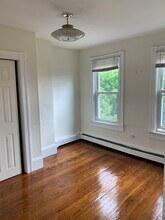 10 Mead St, Unit 3A in Boston, MA - Building Photo - Building Photo