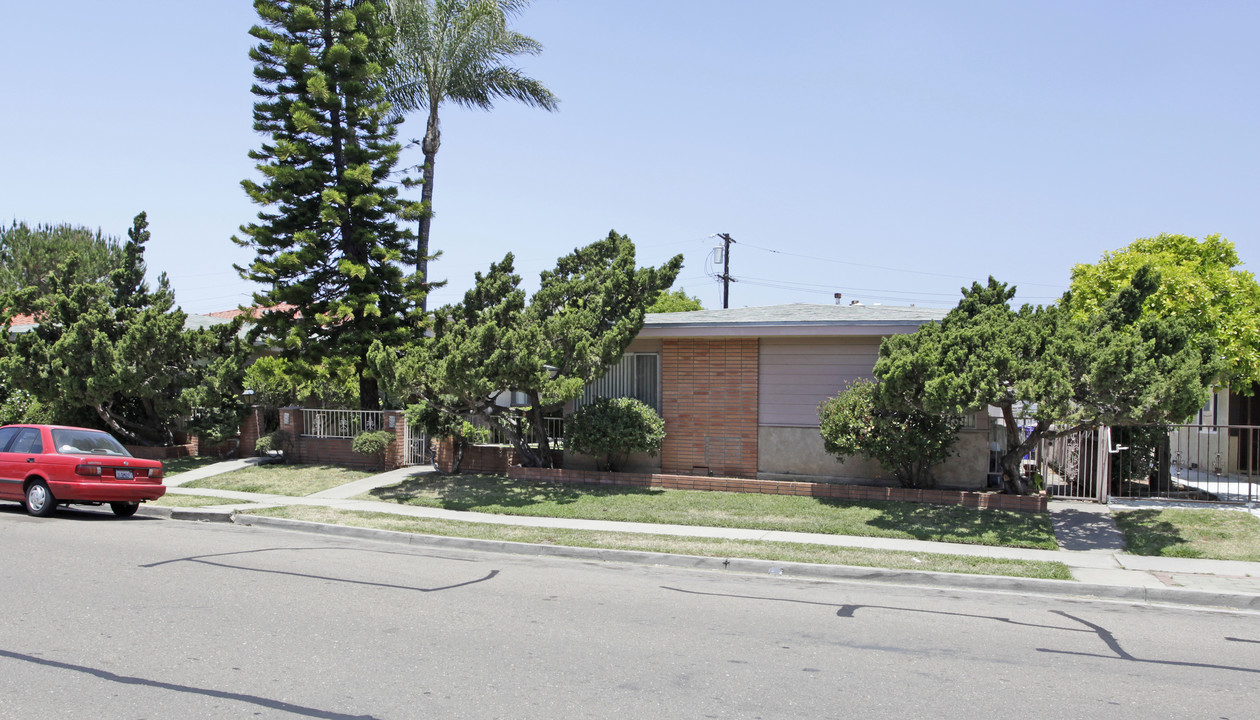 6230-6236 Stanley Ave in San Diego, CA - Building Photo