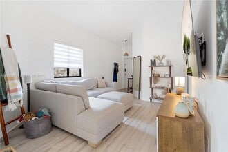 22731 SW 88th Pl in Cutler Bay, FL - Building Photo - Building Photo