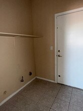 62 Blaven Dr in Henderson, NV - Building Photo - Building Photo