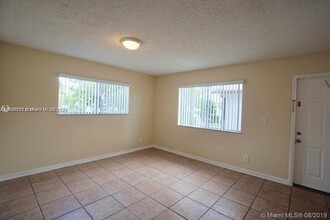 3719 NW 84th Ave in Sunrise, FL - Building Photo - Building Photo