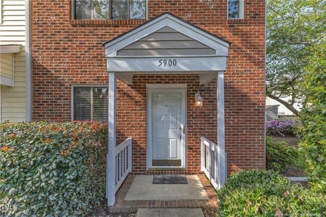 5900 Shady Grove Cir in Raleigh, NC - Building Photo - Building Photo