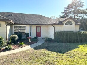 8707 NW 10th Pl in Gainesville, FL - Foto de edificio - Building Photo