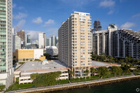 Isola in Miami, FL - Foto de edificio - Building Photo