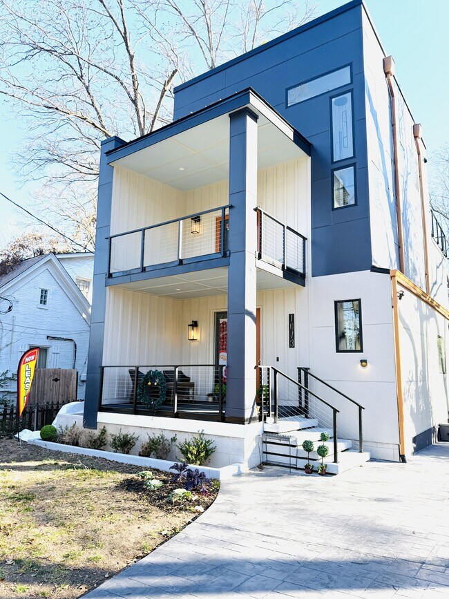 1073 Hemphill Ave NW in Atlanta, GA - Foto de edificio - Building Photo