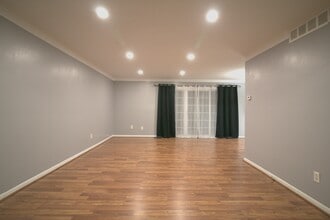 480 Fox Hills Dr N, Unit 4 in Bloomfield Hills, MI - Building Photo - Building Photo