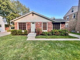 297 Riverside Dr in Clinton Township, MI - Building Photo