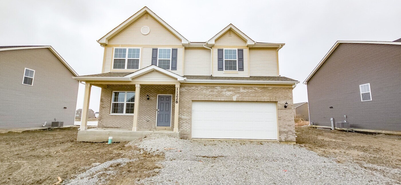 11228 Green Pl in Winfield, IN - Building Photo