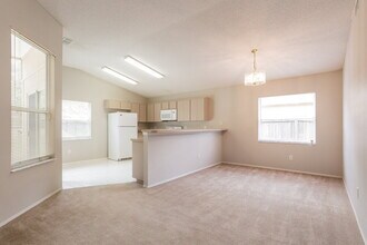 2142 Fish Eagle St in Clermont, FL - Building Photo - Building Photo