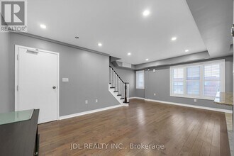 2081 Bur Oak Ave in Markham, ON - Building Photo - Building Photo