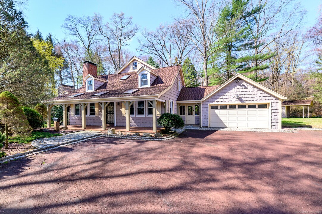 414 Riversville Rd in Greenwich, CT - Building Photo