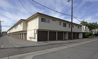 Del Monte Apartments in Anaheim, CA - Building Photo - Building Photo