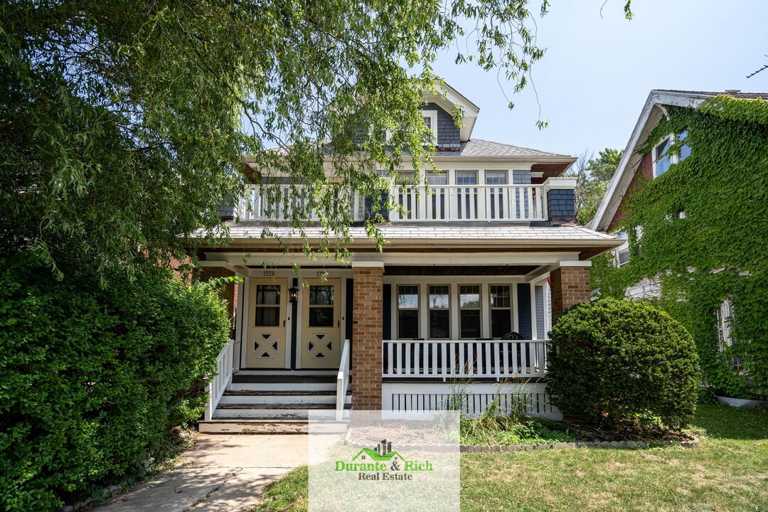 1530 N Hawley Rd in Milwaukee, WI - Foto de edificio