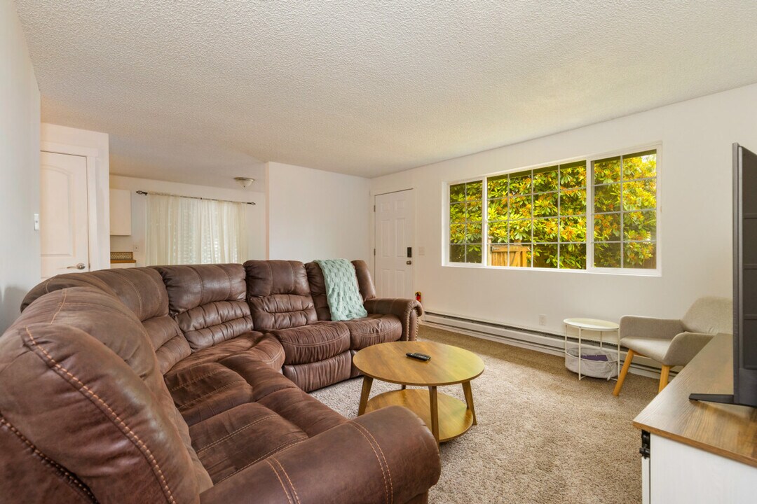 15704 Ash Way-Unit -ID1256072P in Lynnwood, WA - Foto de edificio