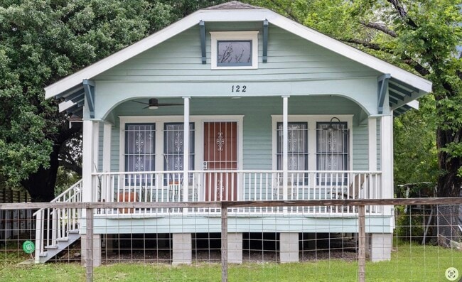 122 Bedford St