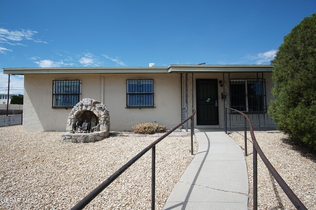 6201 Tesuque Dr in El Paso, TX - Building Photo - Building Photo