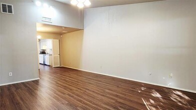 13607 Flagstone Ln in Dallas, TX - Building Photo - Building Photo