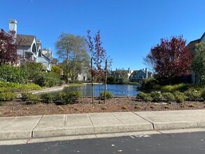 15 Invincible Ct in Alameda, CA - Building Photo - Building Photo