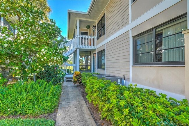 property at 331 Golfview Cir