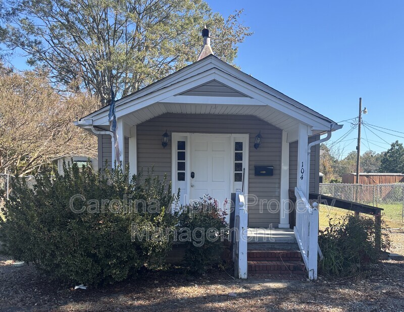 104 Black Ave in Cherryville, NC - Building Photo