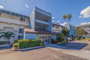 5281 Isla Key Blvd S, Unit 206 in St. Petersburg, FL - Building Photo