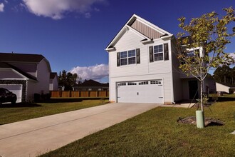 1907 Barnhart Dr in Sumter, SC - Building Photo - Building Photo