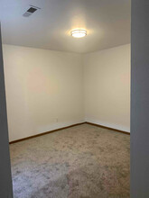 1031 Vandiver Ct in Farmington, MO - Building Photo - Building Photo
