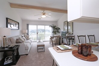 The Villas Apartment Homes (I and II) in Morgantown, WV - Building Photo - Interior Photo