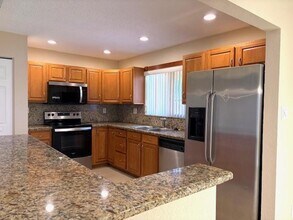 2562 NW 107th Ave in Sunrise, FL - Building Photo - Building Photo