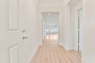 3914 Sugardale St in Baytown, TX - Building Photo - Building Photo