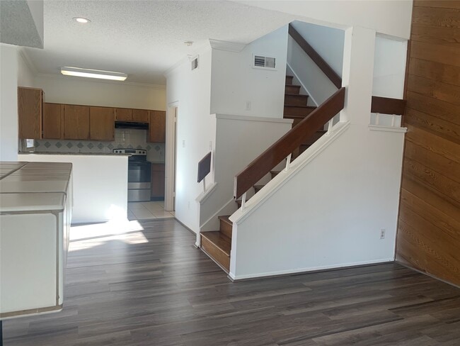 2710 Grants Lake Blvd in Sugar Land, TX - Foto de edificio - Building Photo