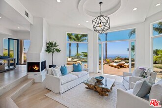 5868 Zumirez Dr in Malibu, CA - Building Photo - Building Photo