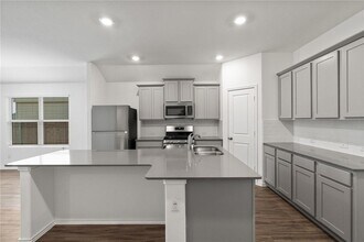 245 Salt Springs Rd in Kyle, TX - Building Photo - Building Photo