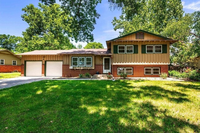 property at 8114 E Mockingbird St
