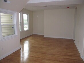 198 Union Ave, Unit 5 in Framingham, MA - Building Photo - Building Photo