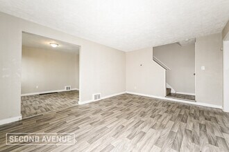 624 Sara Ln in Verona, PA - Building Photo - Building Photo